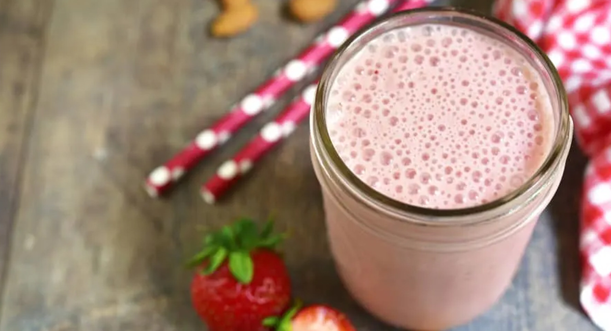 Batido de yogur, fresa y cereales integrales